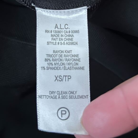 A.L.C. Skater Mini Skirt Size Womens XS Black Knit Paneled Stretch Pleated Flowy - Picture 5 of 5